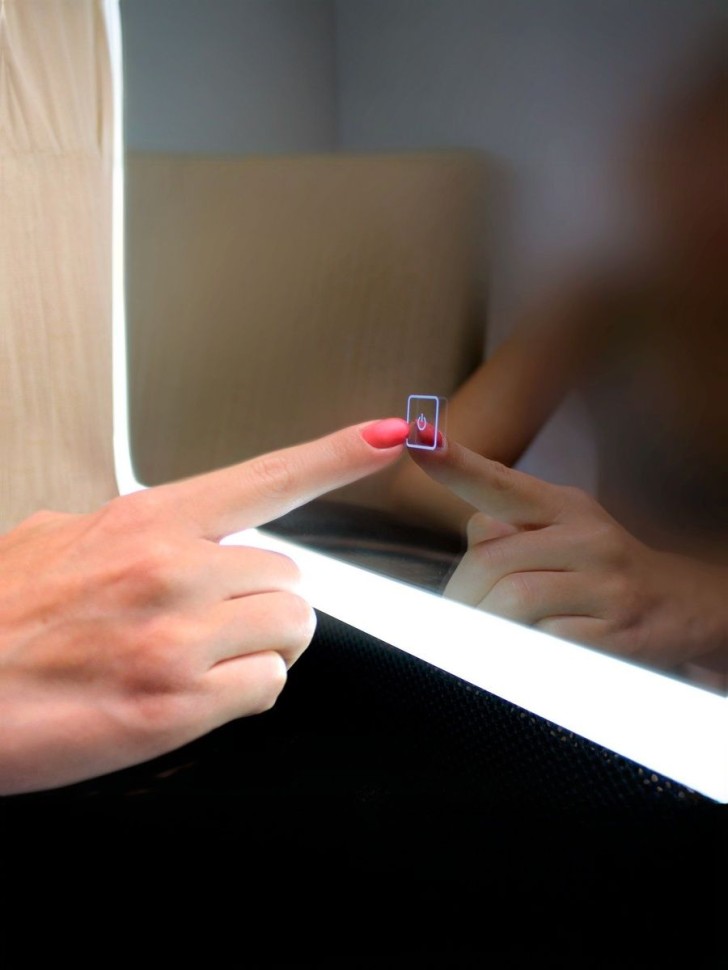 Зеркало для ванной с подсветкой Uperwood Barsa 70х80 см, прямоугольное, сенсор/антизапотевание