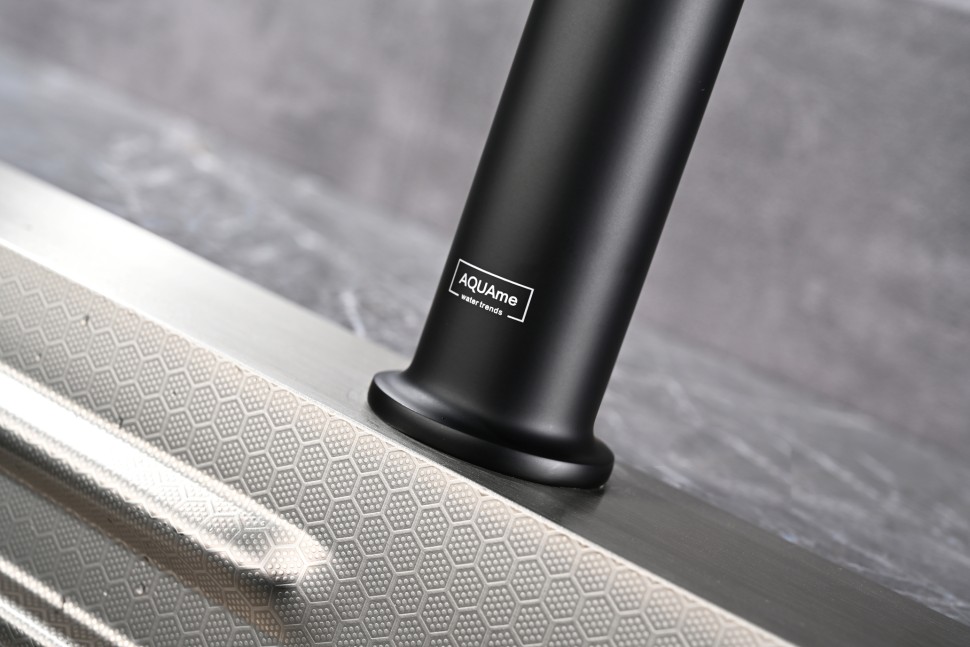 Смеситель для кухни AQUAme Cucina с выдвижным изливом AQM9905MB