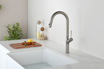 Смеситель для кухни AQUAme Cucina с выдвижным изливом AQM9905BN