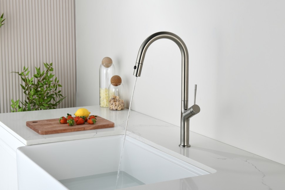 Смеситель для кухни AQUAme Cucina с выдвижным изливом AQM9905BN