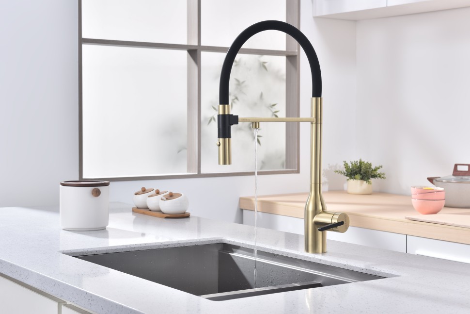 Смеситель для кухни Magneto One, светлое брашированное золото, Ma213188-SBG, Paulmark