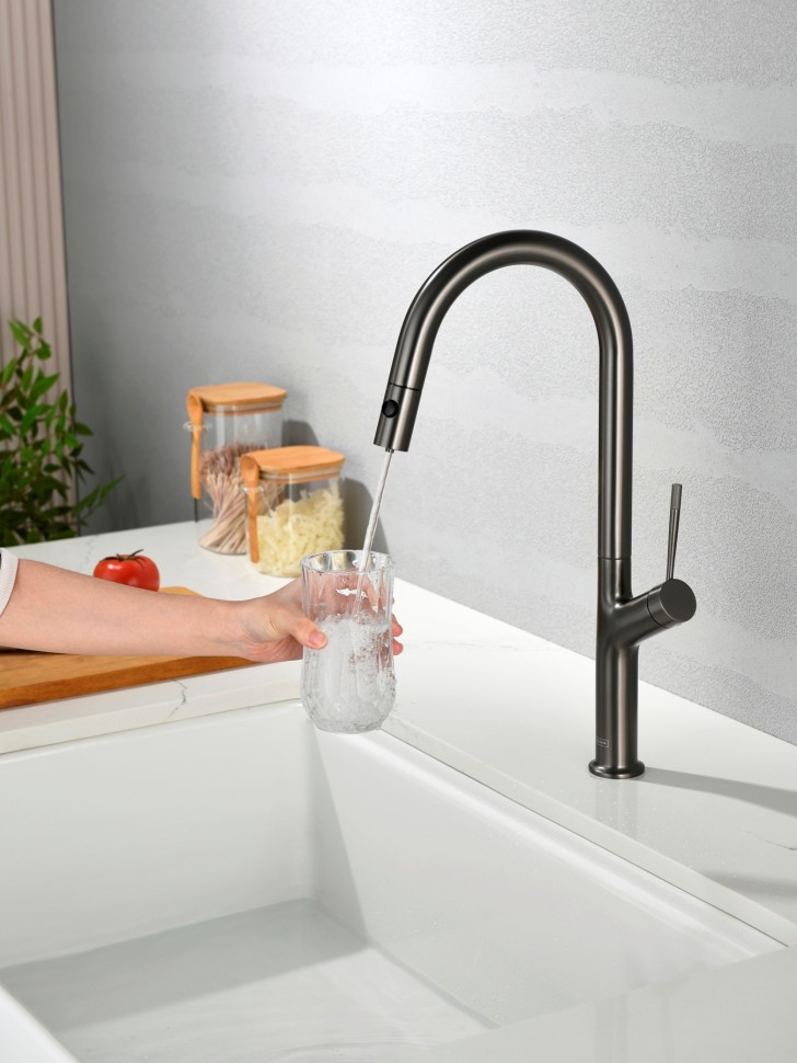 Смеситель для кухни AQUAme Cucina с выдвижным изливом AQM9905GM