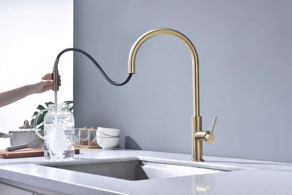 Смеситель для кухни Senso, светлое брашированное золото, Se215180-SBG, Paulmark