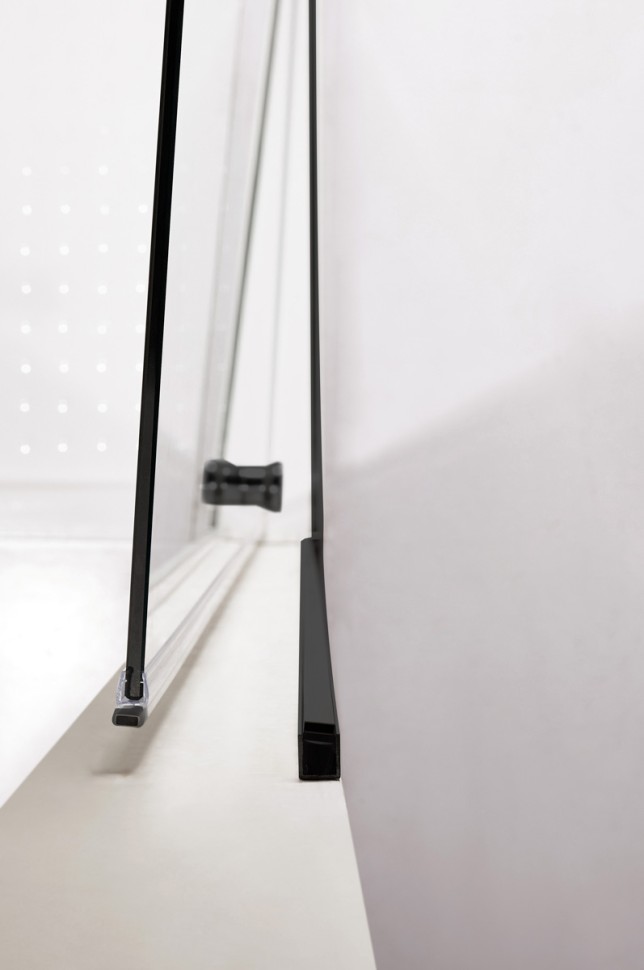 Душевая дверь CEZARES ECO-O-B-1-60-C-NERO