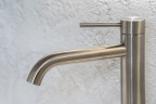 Смеситель ABBER Wasser Kreis 316 AF8111BST-L для накладной раковины, брашированная сталь
