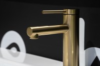 Смеситель ABBER Emotion AF8810G для раковины, золото матовое