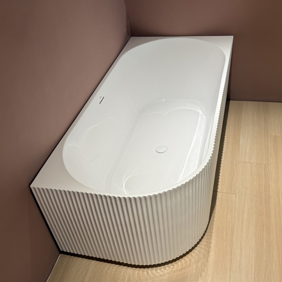 Акриловая ванна ABBER AB9329-1.5 R белая