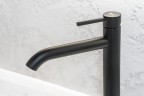 Смеситель ABBER Wasser Kreis AF8111B для накладной раковины, черный матовый